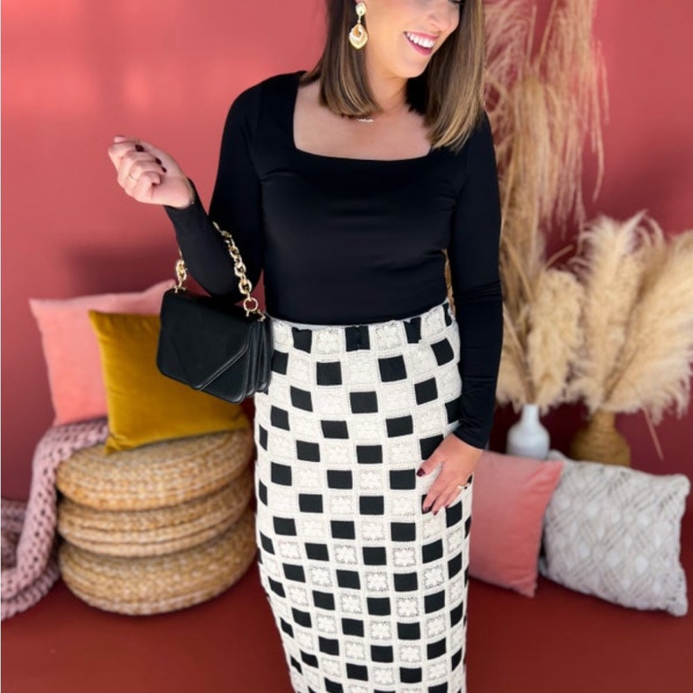 Elegant Black and White Checkered Skirt